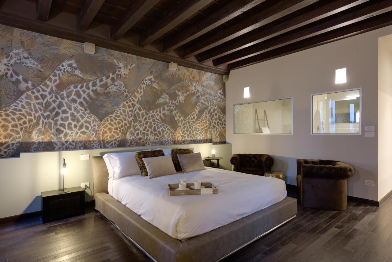 Palazzo Duomo Suites In Udine Center Luaran gambar