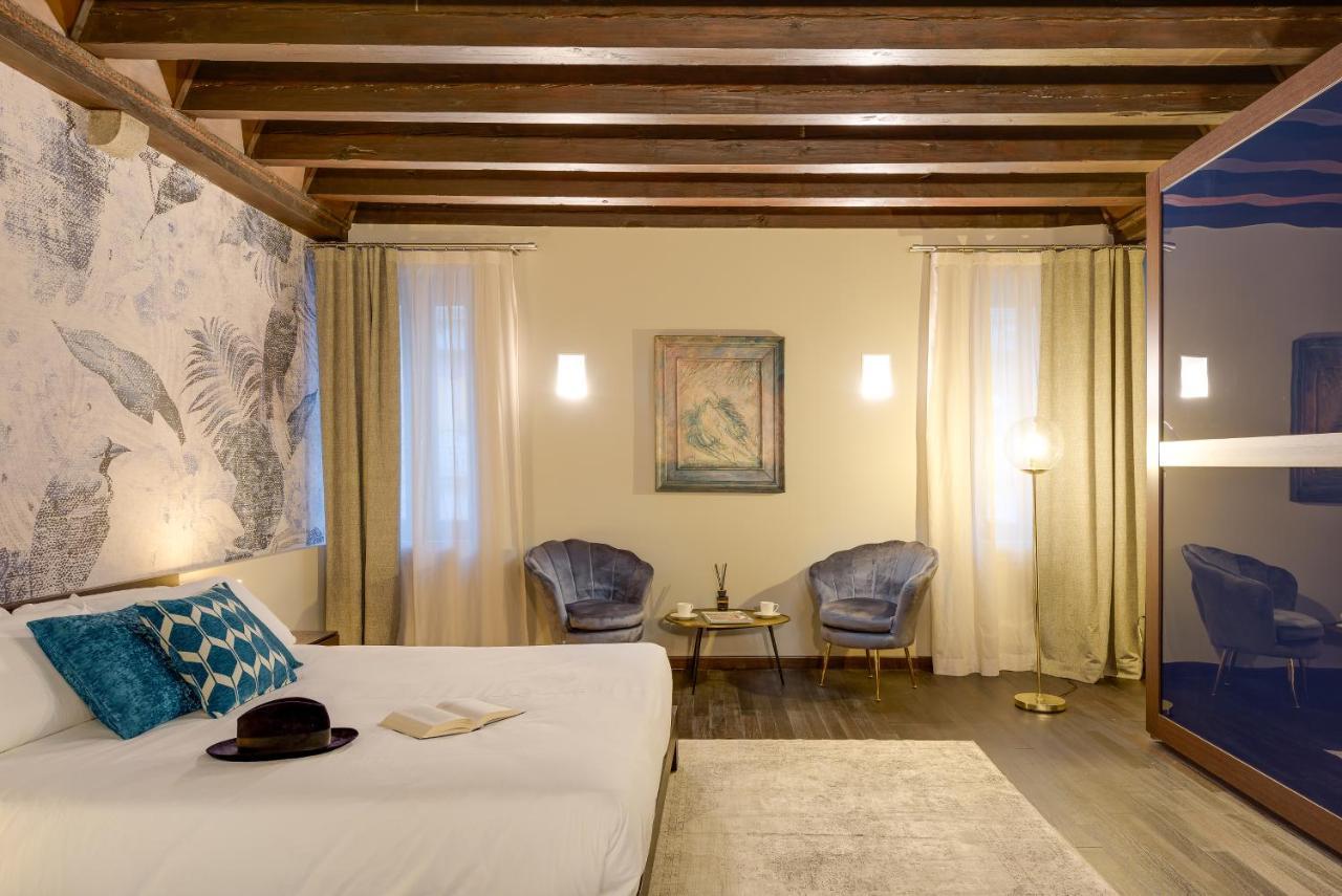 Palazzo Duomo Suites In Udine Center Luaran gambar