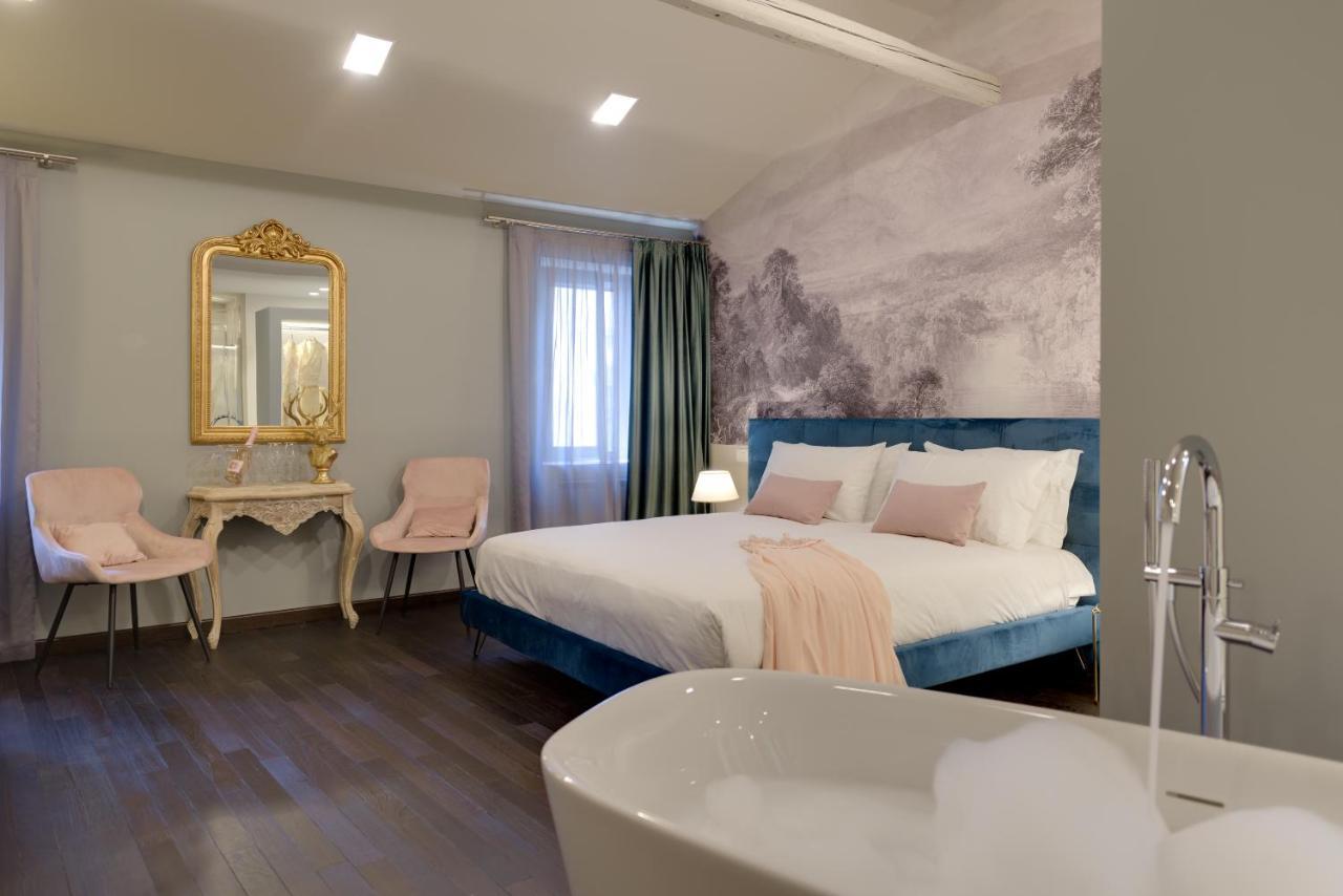 Palazzo Duomo Suites In Udine Center Luaran gambar